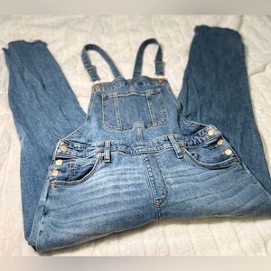 Universal Thread Light Blue Denim Overalls 💙